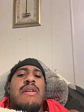 Snapshot of tyrek5051 chatting on 11/28/25, 05:32 tyrek5051 online show from 11/28/25, 05:32