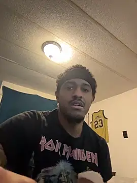 Snapshot of tyrek5051 chatting on 12/01/25, 03:39 tyrek5051 online show from 12/01/25, 03:39