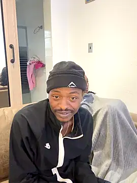 Snapshot of AllDayBbC chatting on 11/06/25, 12:17 AllDayBbC online show from 11/06/25, 12:17