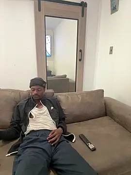 Snapshot of AllDayBbC chatting on 11/07/25, 12:27 AllDayBbC online show from 11/07/25, 12:27