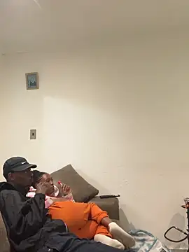 Snapshot of AllDayBbC chatting on 11/15/25, 07:21 AllDayBbC online show from 11/15/25, 07:21