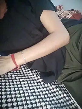 Snapshot of Sexey-Puja chatting on 09/30/25, 04:34 Sexey-Puja online show from 09/30/25, 04:34