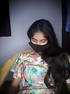 Snapshot of Sexey-Puja chatting on 10/10/25, 04:44 Sexey-Puja online show from 10/10/25, 04:44