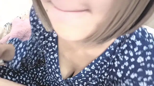 Snapshot of miho-ch chatting on 11/08/25, 04:23 miho-ch online show from 11/08/25, 04:23