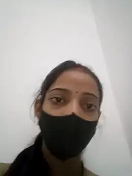 Snapshot of Sexey-Komal chatting on 10/25/25, 03:47 Sexey-Komal online show from 10/25/25, 03:47