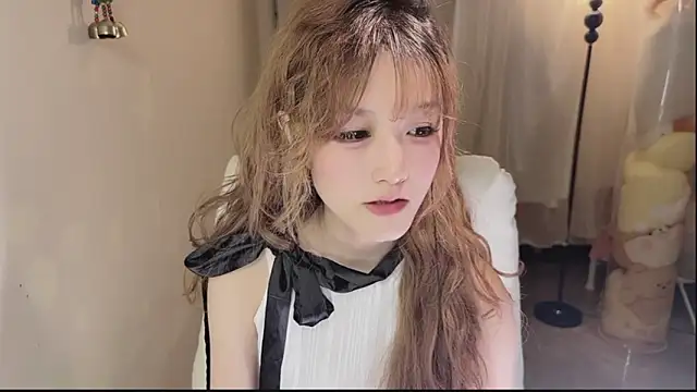 Snapshot of FuFu-puff chatting on 11/02/25, 01:13 FuFu-puff online show from 11/02/25, 01:13