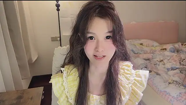 Snapshot of FuFu-puff chatting on 11/28/25, 04:09 FuFu-puff online show from 11/28/25, 04:09