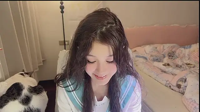 Snapshot of FuFu-puff chatting on 12/02/25, 04:02 FuFu-puff online show from 12/02/25, 04:02