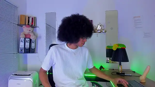 Snapshot of DEAMOL chatting on 11/06/25, 06:31 DEAMOL online show from 11/06/25, 06:31