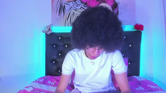 Snapshot of DEAMOL chatting on 11/19/25, 06:52 DEAMOL online show from 11/19/25, 06:52