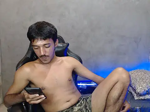 RowyCam online show from 11/04/25, 12:04