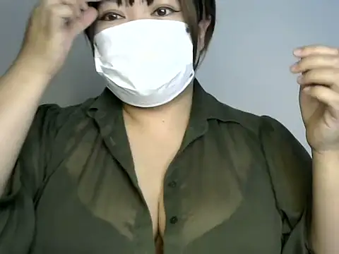 Snapshot of yuririn-594 chatting on 11/12/25, 11:14 yuririn-594 online show from 11/12/25, 11:14