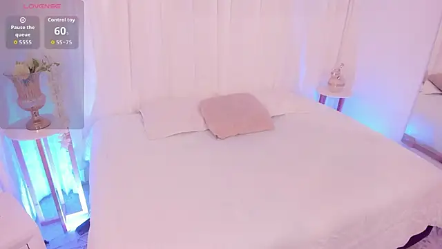 manyaa  online show from 05/07/26, 07:41