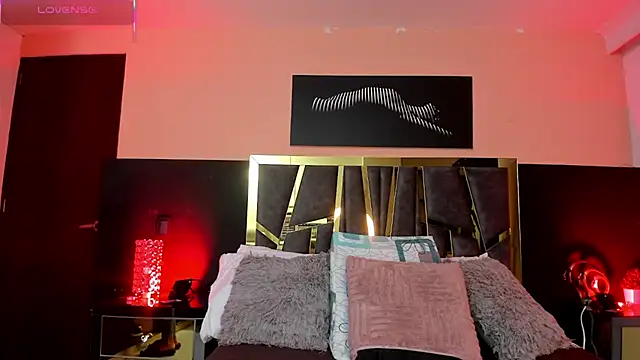 Snapshot of ScarletTorres chatting on 11/08/25, 03:23 ScarletTorres online show from 11/08/25, 03:23