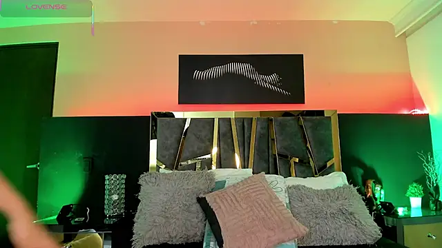 Snapshot of ScarletTorres chatting on 11/15/25, 04:36 ScarletTorres online show from 11/15/25, 04:36