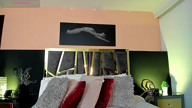 Snapshot of ScarletTorres chatting on 12/04/25, 07:11 ScarletTorres online show from 12/04/25, 07:11