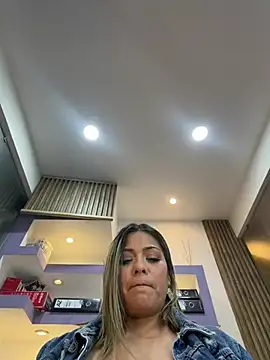 isabella horney  online show from 07/24/26, 11:47