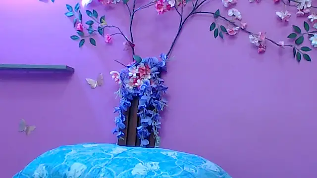 Snapshot of skinnybarbie022 chatting on 03/16/26, 12:17 skinnybarbie022 online show from 03/16/26, 12:17
