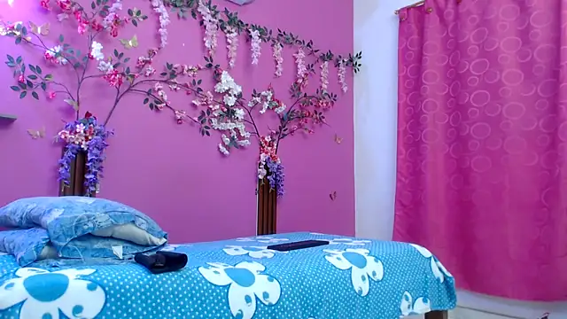 Snapshot of skinnybarbie022 chatting on 05/14/26, 12:34 skinnybarbie022 online show from 05/14/26, 12:34