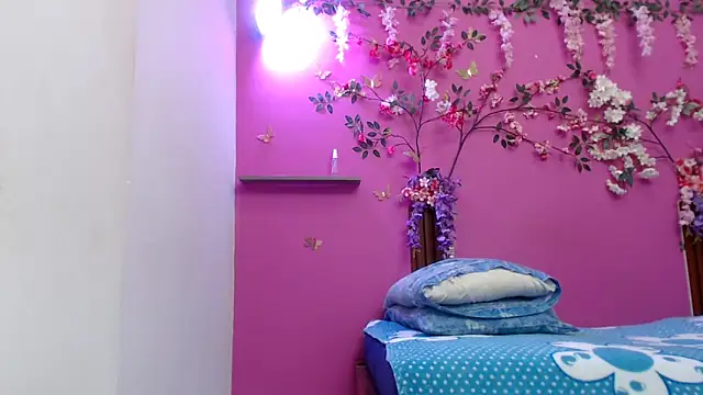 Snapshot of skinnybarbie022 chatting on 06/04/26, 12:27 skinnybarbie022 online show from 06/04/26, 12:27