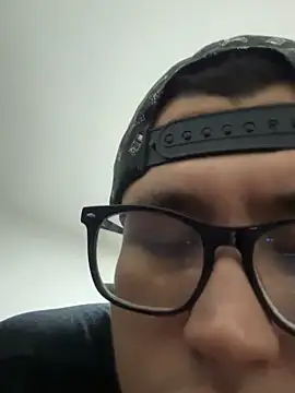 Snapshot of Kurtxxx22 chatting on 11/05/25, 03:50 Kurtxxx22 online show from 11/05/25, 03:50