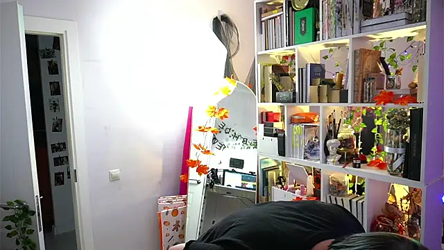 Snapshot of Sova173 chatting on 11/04/25, 01:43 Sova173 online show from 11/04/25, 01:43