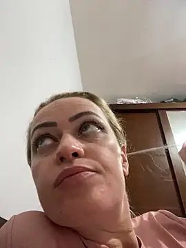 Snapshot of Alerquinasc chatting on 10/03/25, 05:15 Alerquinasc online show from 10/03/25, 05:15