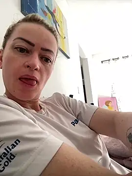 Snapshot of Alerquinasc chatting on 10/05/25, 02:37 Alerquinasc online show from 10/05/25, 02:37