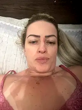 Snapshot of Alerquinasc chatting on 10/29/25, 04:37 Alerquinasc online show from 10/29/25, 04:37