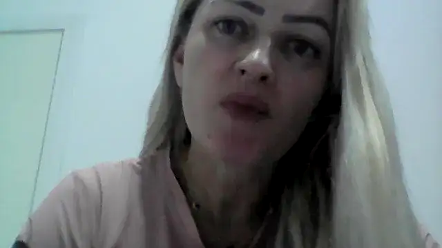 Snapshot of Alerquinasc chatting on 11/11/25, 03:28 Alerquinasc online show from 11/11/25, 03:28