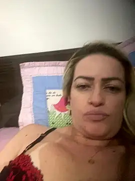 Snapshot of Alerquinasc chatting on 11/24/25, 06:02 Alerquinasc online show from 11/24/25, 06:02