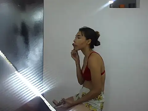 Snapshot of MeganAndMax@xh chatting on 09/14/25, 01:05 MeganAndMaxxh online show from 09/14/25, 01:05