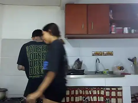 Snapshot of MeganAndMax@xh chatting on 11/08/25, 01:06 MeganAndMaxxh online show from 11/08/25, 01:06