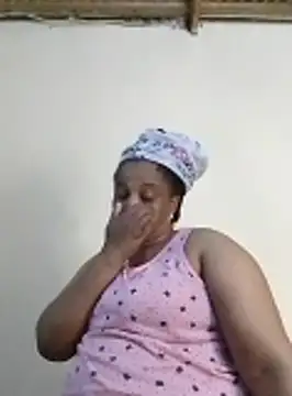 Snapshot of Prettyboobiesx chatting on 10/28/25, 10:23 Prettyboobiesx online show from 10/28/25, 10:23