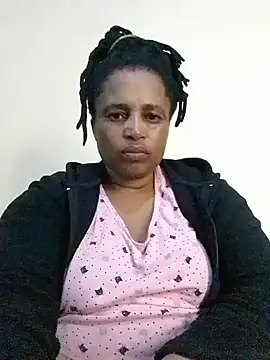 Snapshot of Prettyboobiesx chatting on 11/06/25, 10:43 Prettyboobiesx online show from 11/06/25, 10:43