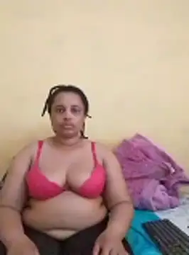 Snapshot of Prettyboobiesx chatting on 11/20/25, 05:40 Prettyboobiesx online show from 11/20/25, 05:40