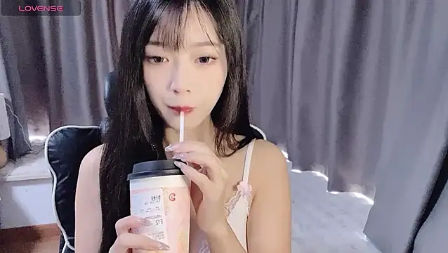 Snapshot of Cicicici-cc chatting on 09/26/25, 02:15 Cicicici-cc online show from 09/26/25, 02:15