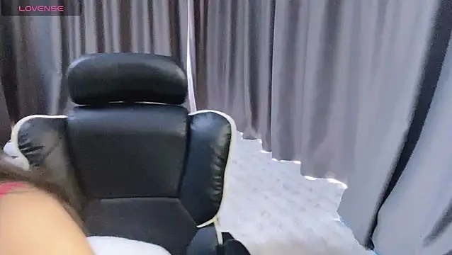 Snapshot of Cicicici-cc chatting on 10/13/25, 02:11 Cicicici-cc online show from 10/13/25, 02:11