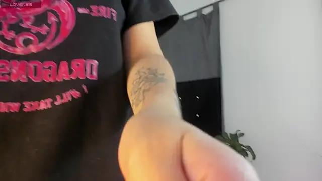 NicoleFletcher online show from 10/20/25, 07:20