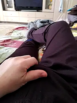 Mumuska online show from 10/31/25, 10:49