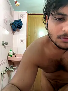 Snapshot of Kira_1413 chatting on 11/18/25, 04:22 Kira 1413 online show from 11/18/25, 04:22