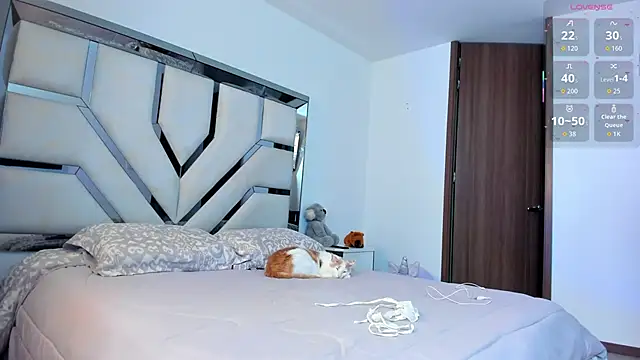 Snapshot of Michelle_Ferrerr chatting on 10/30/25, 10:43 Michelle Ferrerr online show from 10/30/25, 10:43