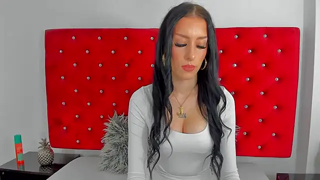 Snapshot of PleasureJasmine chatting on 11/19/25, 09:53 PleasureJasmine online show from 11/19/25, 09:53