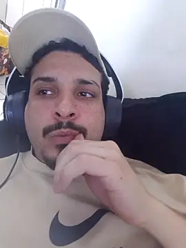 Snapshot of branquintatto chatting on 10/24/25, 07:21 branquintatto online show from 10/24/25, 07:21