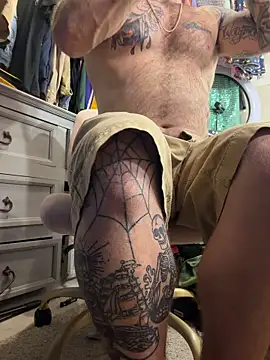 Snapshot of bearcub300 chatting on 10/22/25, 05:41 bearcub300 online show from 10/22/25, 05:41