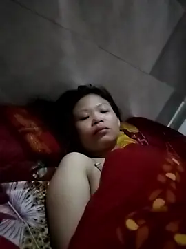 LinhNa999 online show from 12/05/25, 01:42