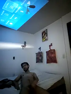 Snapshot of sweetsinisabella chatting on 10/31/25, 11:44 sweetsinisabella online show from 10/31/25, 11:44