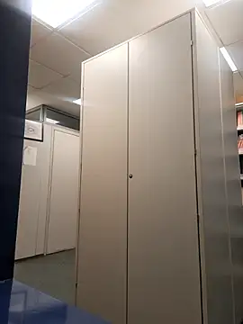 Snapshot of monella821 chatting on 11/27/25, 04:31 monella821 online show from 11/27/25, 04:31