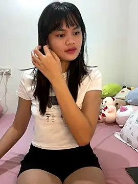 Snapshot of DriveMeCrazy18 chatting on 10/03/25, 07:33 DriveMeCrazy18 online show from 10/03/25, 07:33