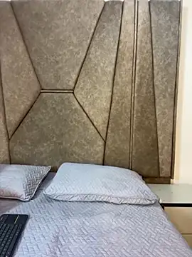 Snapshot of Isabela_Colins chatting on 11/04/25, 12:26 Isabela Colins online show from 11/04/25, 12:26